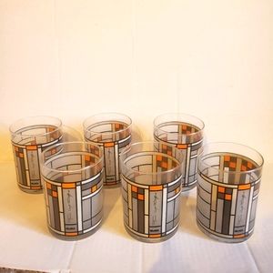 Very rare Frank Lloyd Wright x MoMa tumblers. Mid-century modern bar must-have!